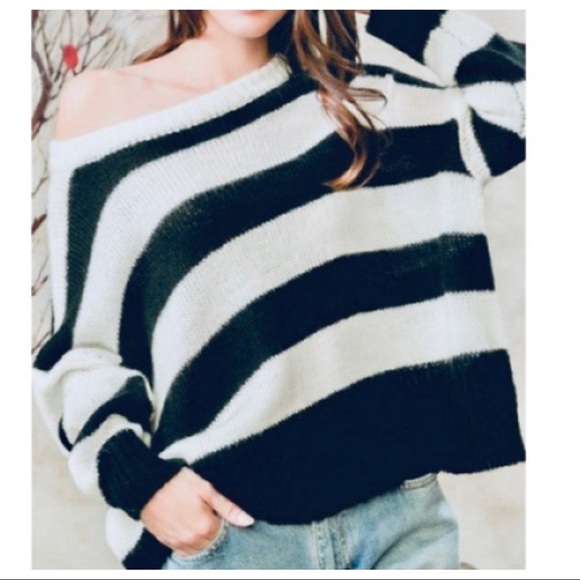✨LAST ONE✨CHIC LOOSE FIT BLACK STRIPED SWEATER - Picture 2 of 10